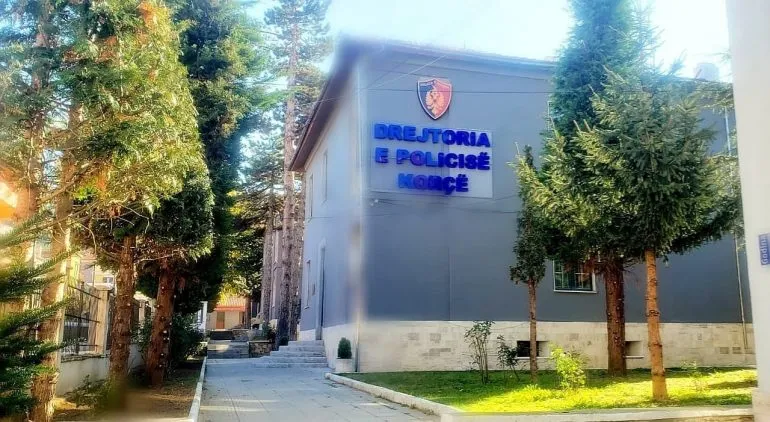 Arrestohet 41 vjeçari, kundërshtoi me dhunë policët që ndërhynë për të parandaluar konfliktin