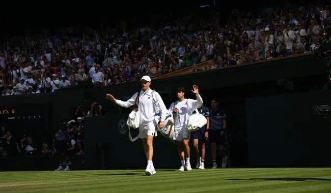 Sinner sfidon Alcaraz-in për trofeun: sa vlen fitorja në Wimbledon?