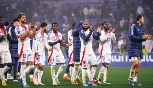 Lyon mbetet në Ligue 1