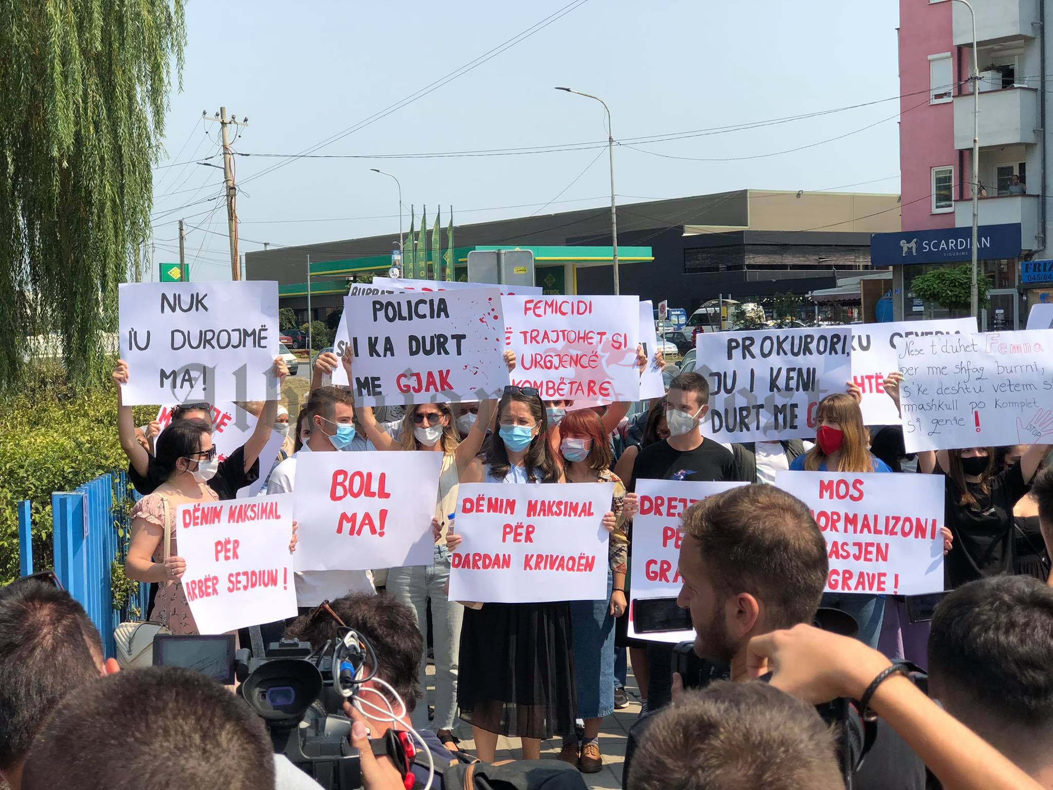 QKSGj: Organizon marsh me kërkesë që të trajtohet femicidi si urgjencë  kombëtare | Albanian Post
