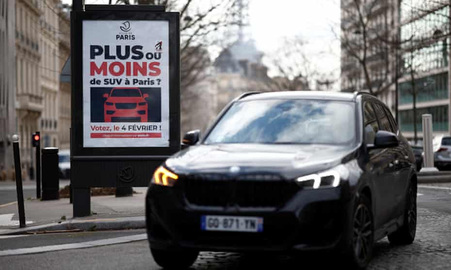 Parisienët votojnë në favor të trefishimit të kostove të parkimit për automjetet SUV