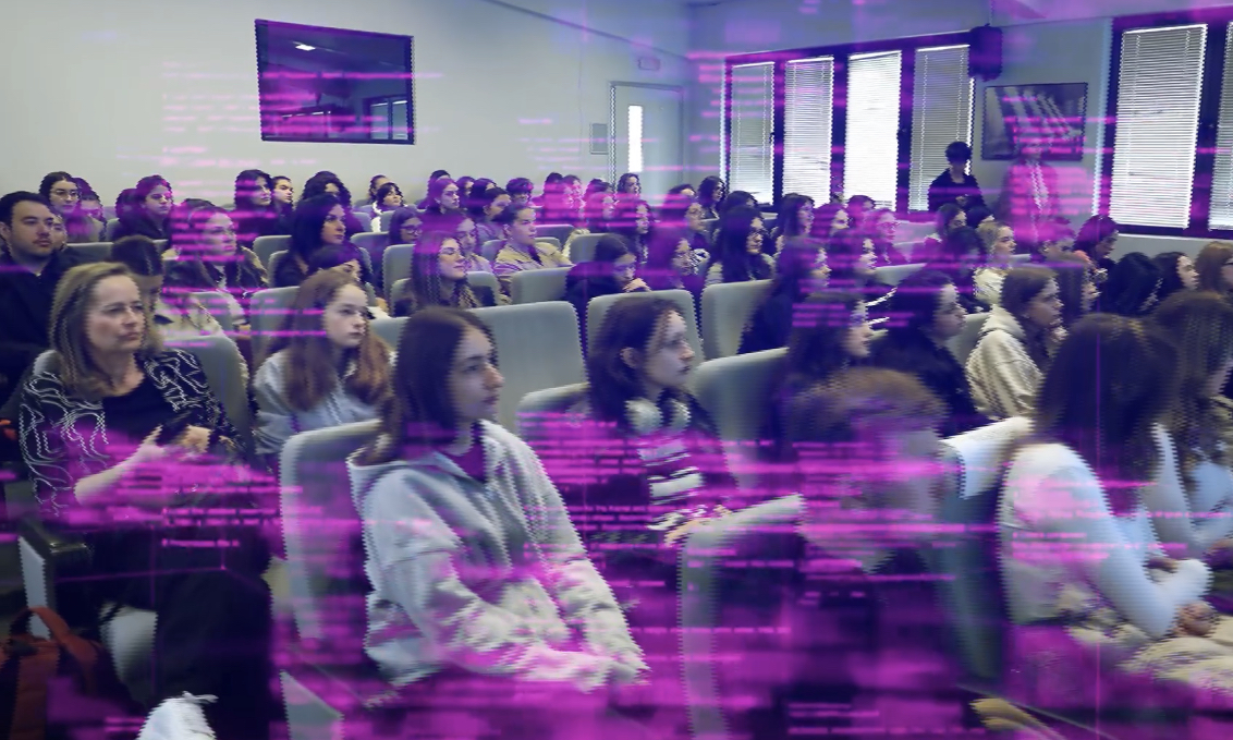 Teknologjia dhe bota e re që po krijojnë vajzat shqiptare